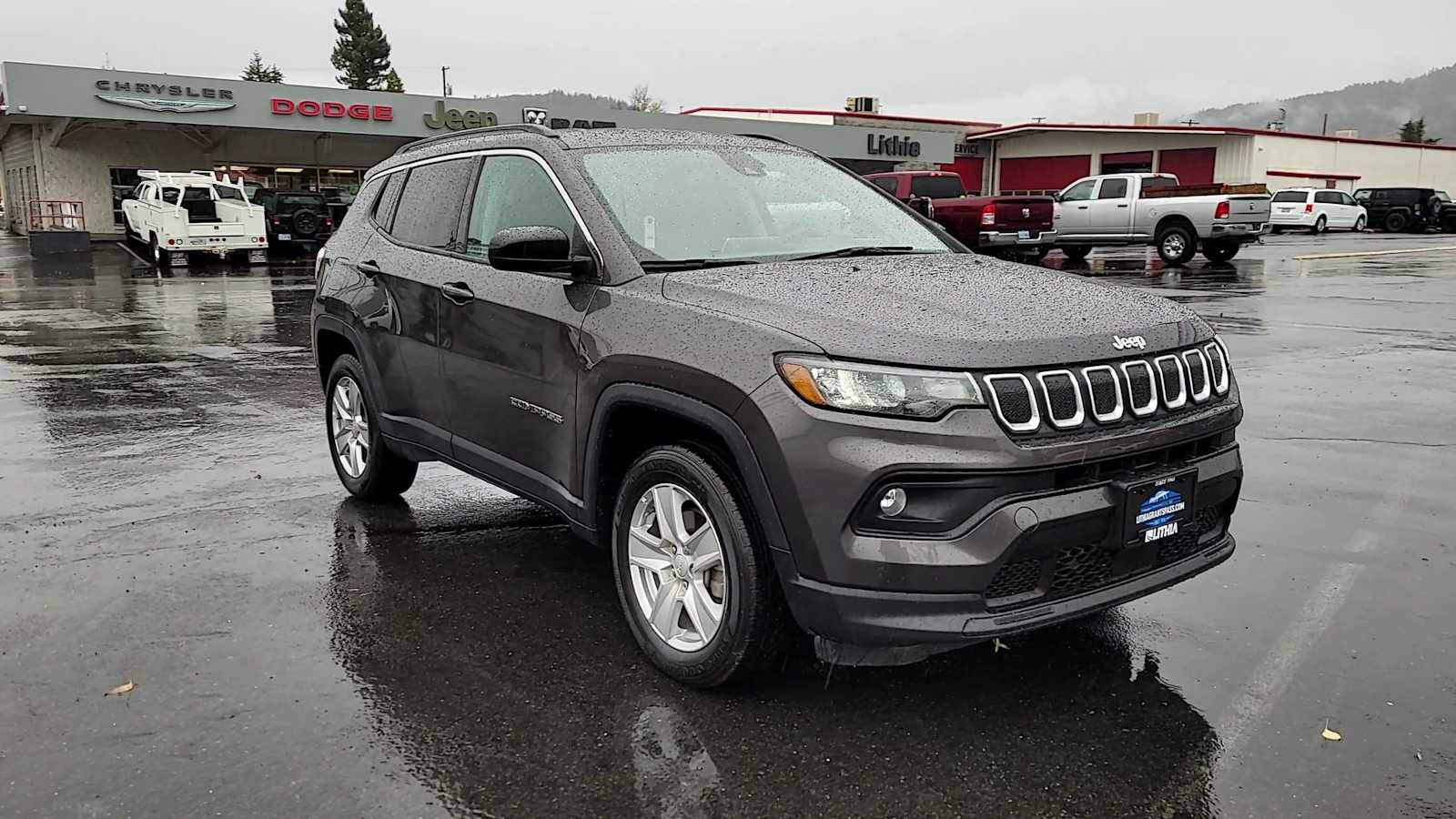 Used 2022 Jeep Compass Latitude with VIN 3C4NJDBB5NT112425 for sale in Grants Pass, OR