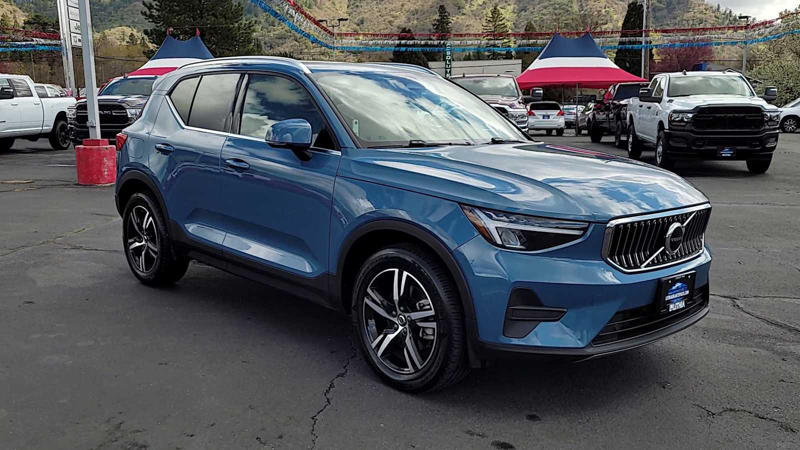 Used 2024 Volvo XC40 Core with VIN YV4L12UK6R2337532 for sale in Grants Pass, OR