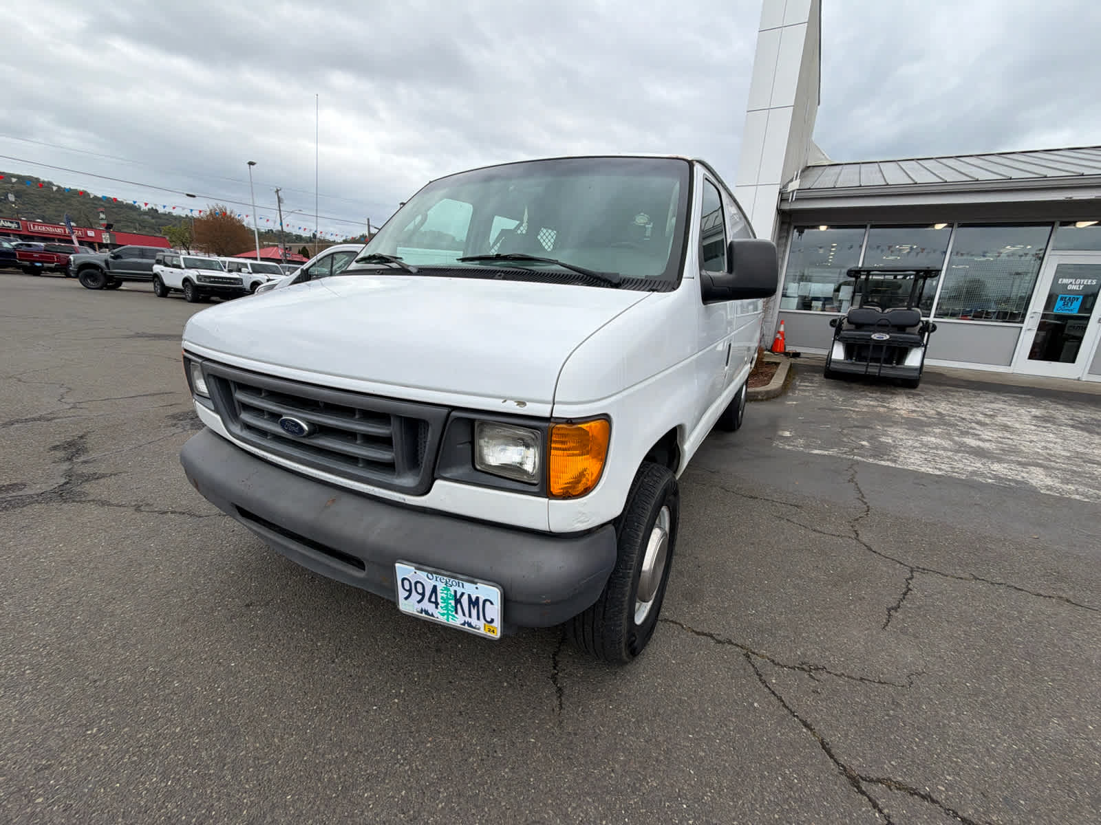 Oxford White 2004 Ford E-Series E-250 Cargo Van Van Rear-Wheel Drive 4-Speed Automatic