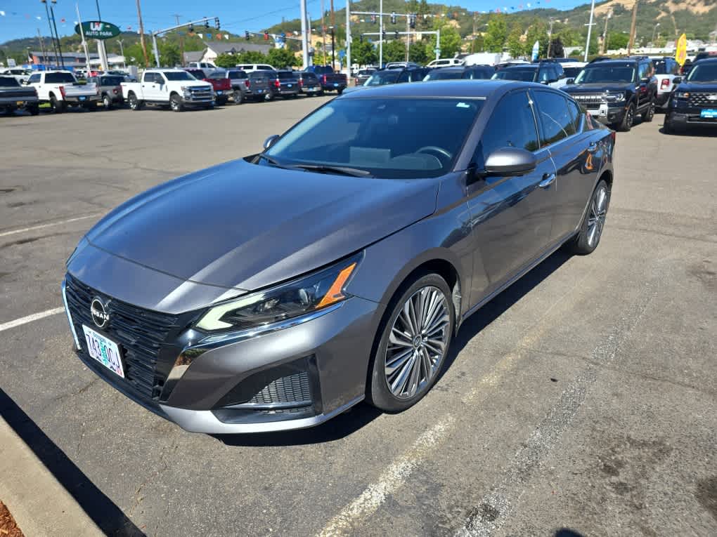 Gray (Gun Metallic) 2024 Nissan Altima Sedan All-Wheel Drive Continuously Variable Transmission
