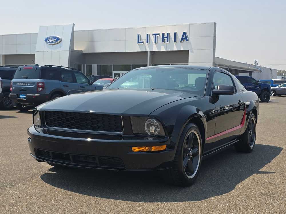 Black 2008 Ford Mustang Coupe Rear-Wheel Drive 5-Speed Manual