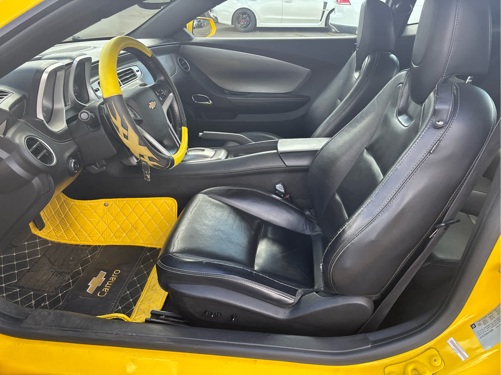 View vehicle photo 7
