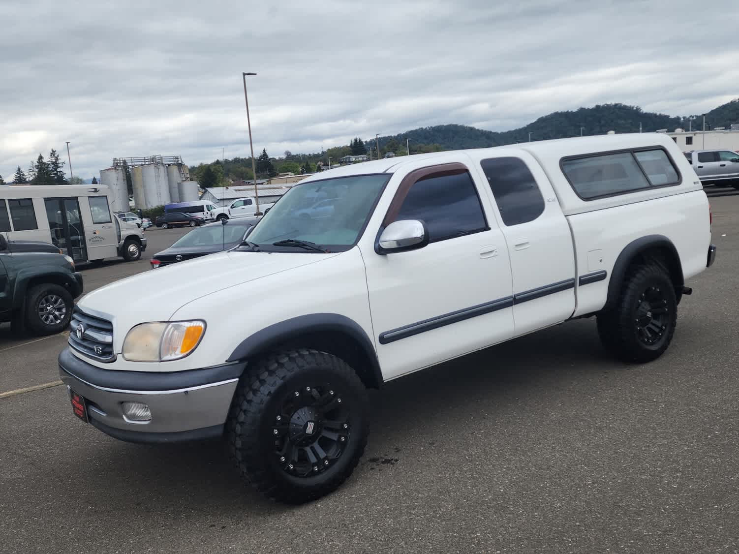 Natural White 2000 Toyota Tundra V8 SR5 4 Door Extended Cab 4WD Pickup Truck Four-Wheel Drive 4-Speed Automatic
