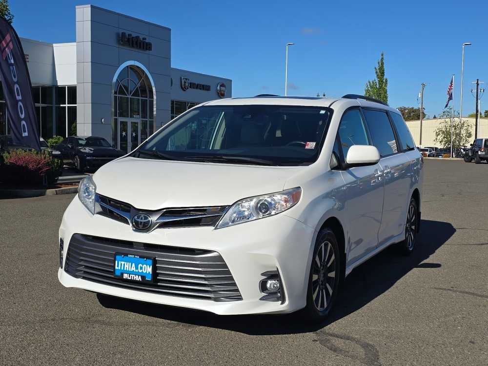 2019 Toyota Sienna XLE 7-Passenger AWD