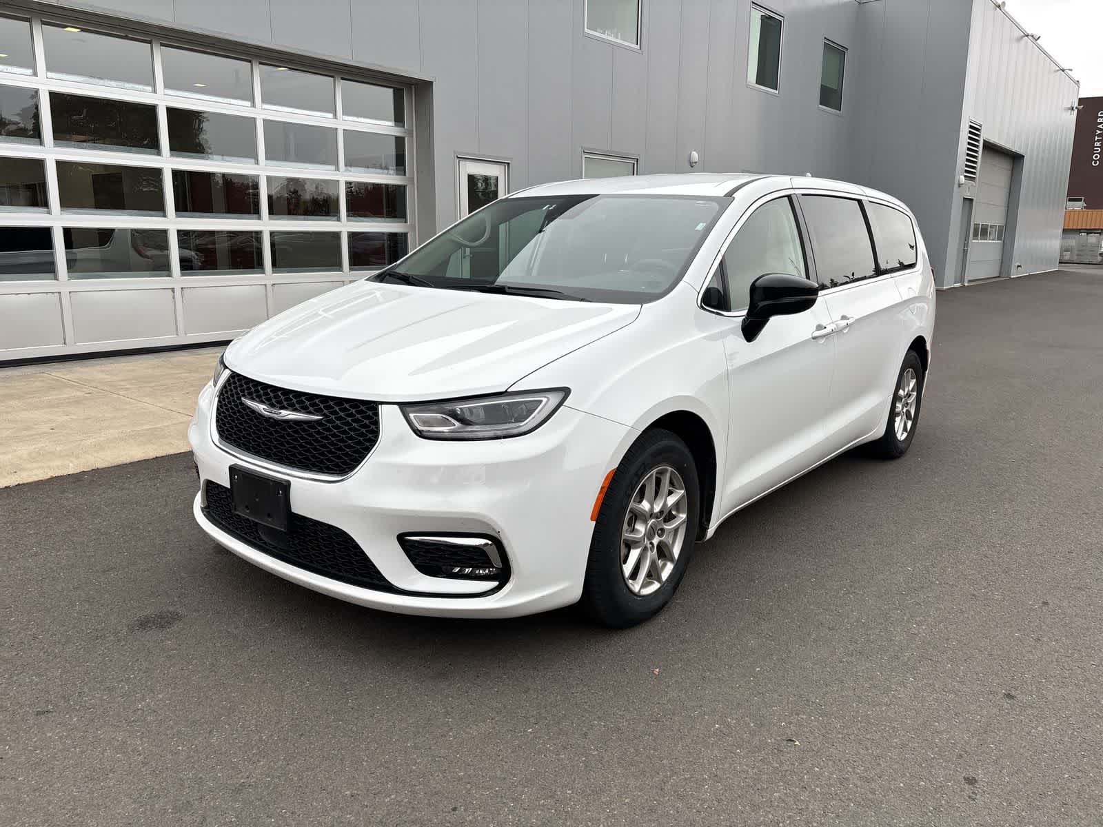 2024 Chrysler Pacifica