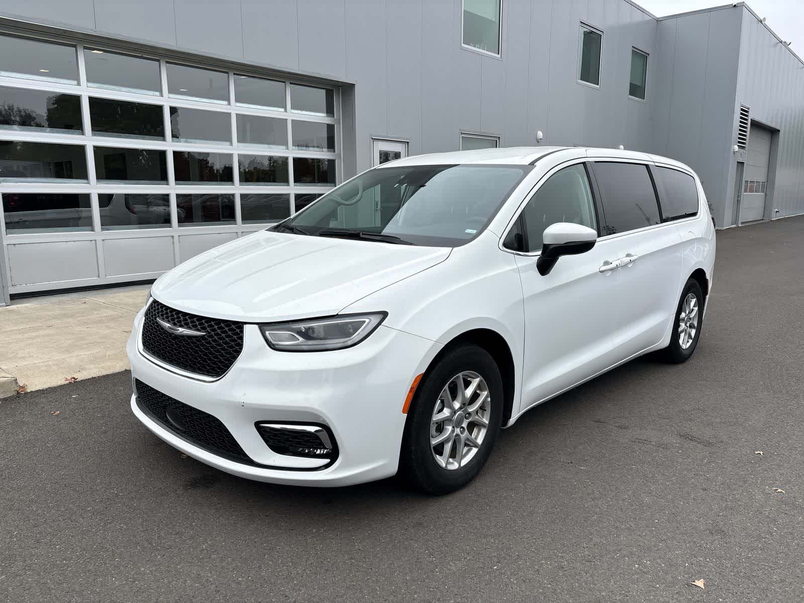 2023 Chrysler Pacifica Touring L FWD
