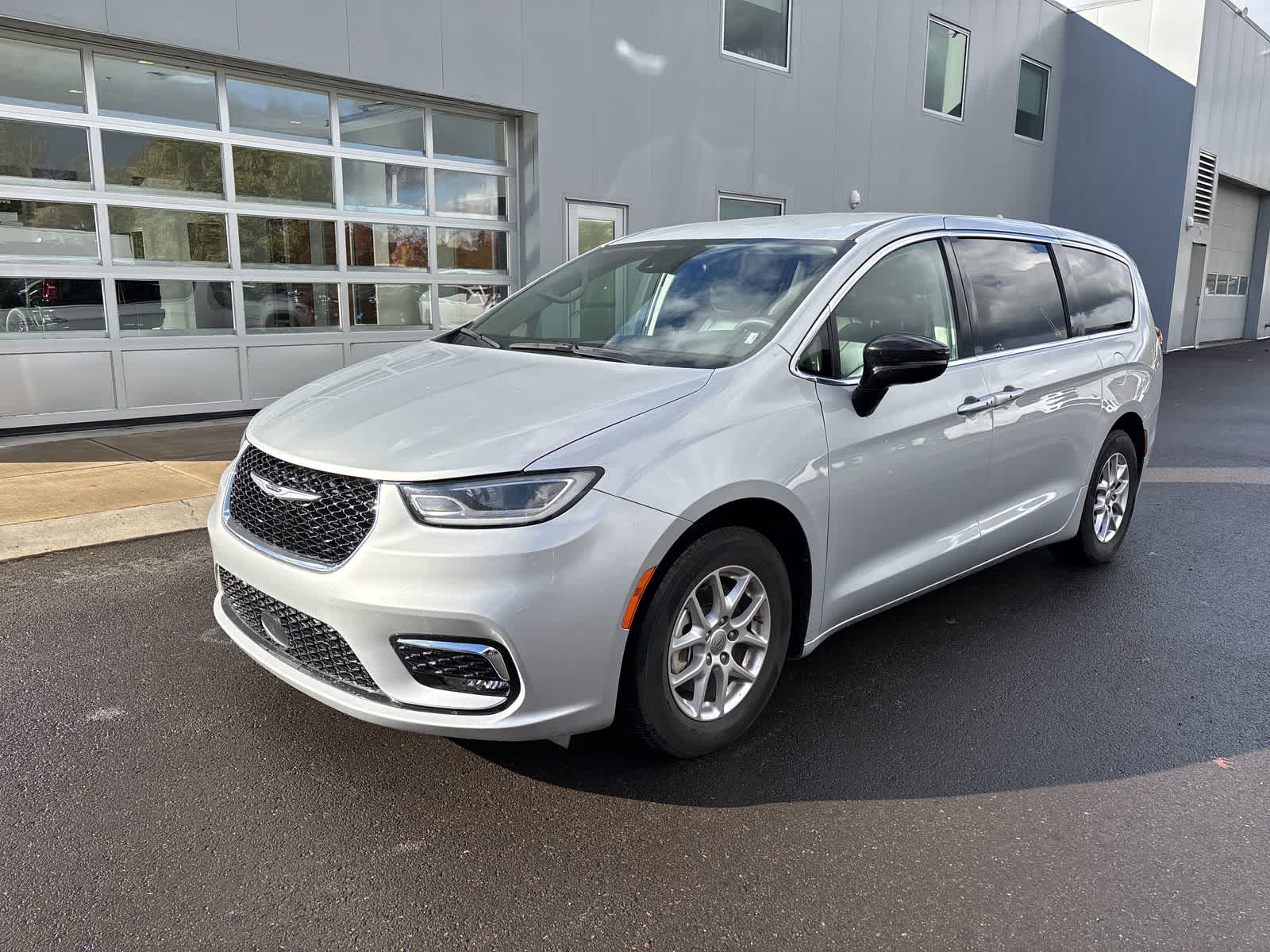 2024 Chrysler Pacifica