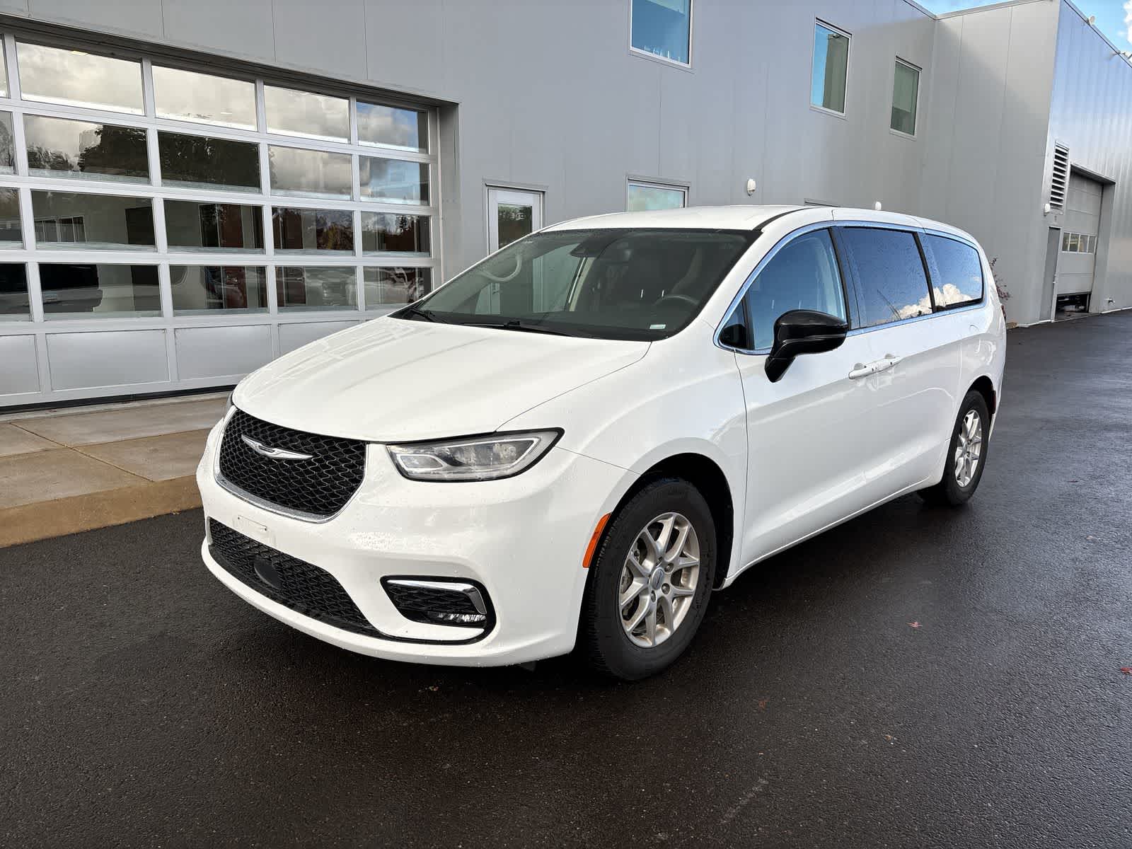 2024 Chrysler Pacifica