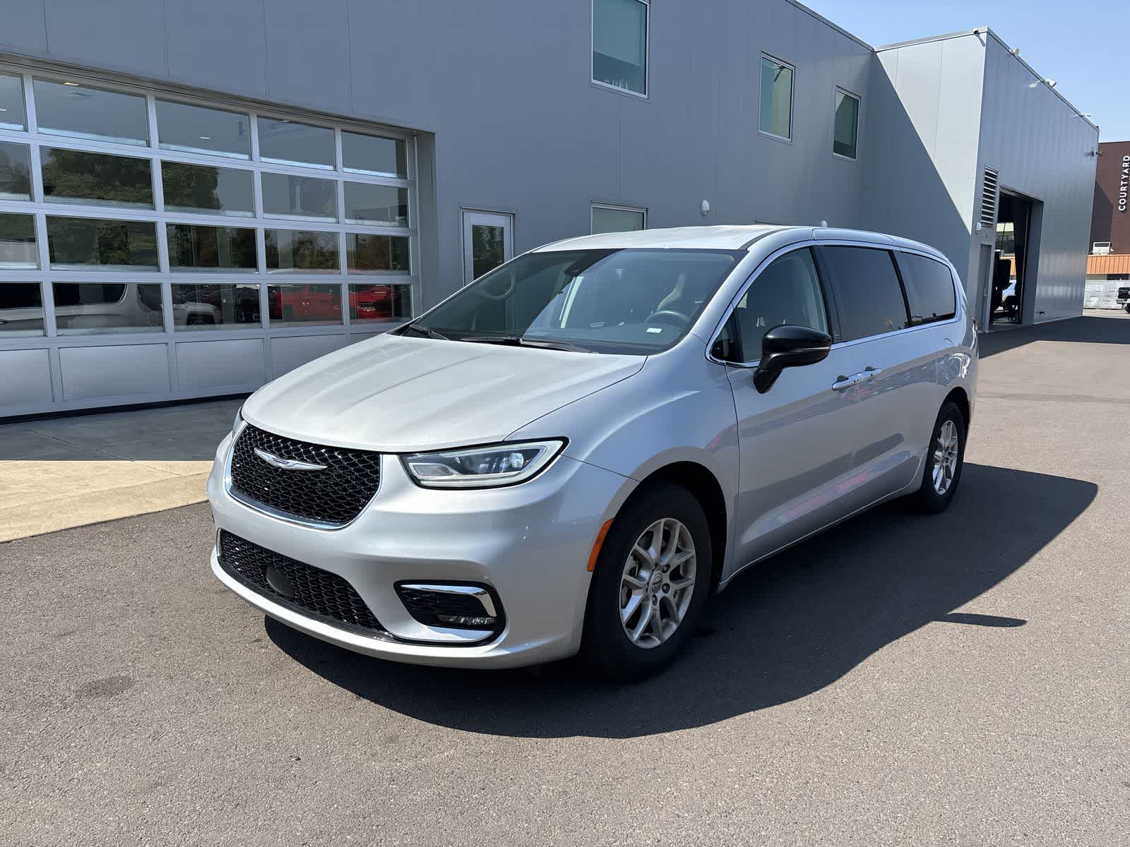 2024 Chrysler Pacifica