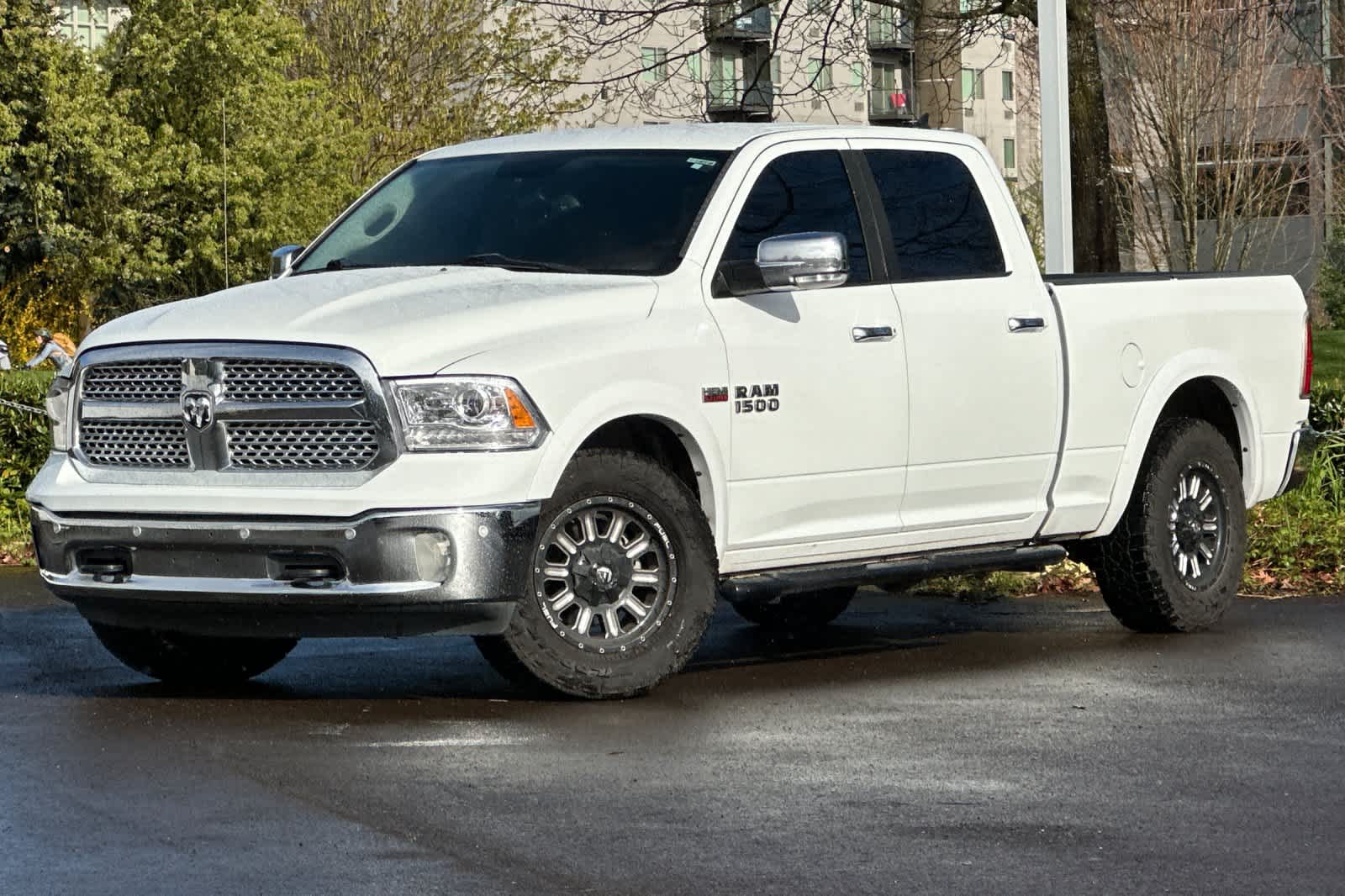 Bright White Clearcoat 2014 RAM 1500 Laramie Crew Cab 4WD Pickup Truck Four-Wheel Drive 8-Speed Automatic