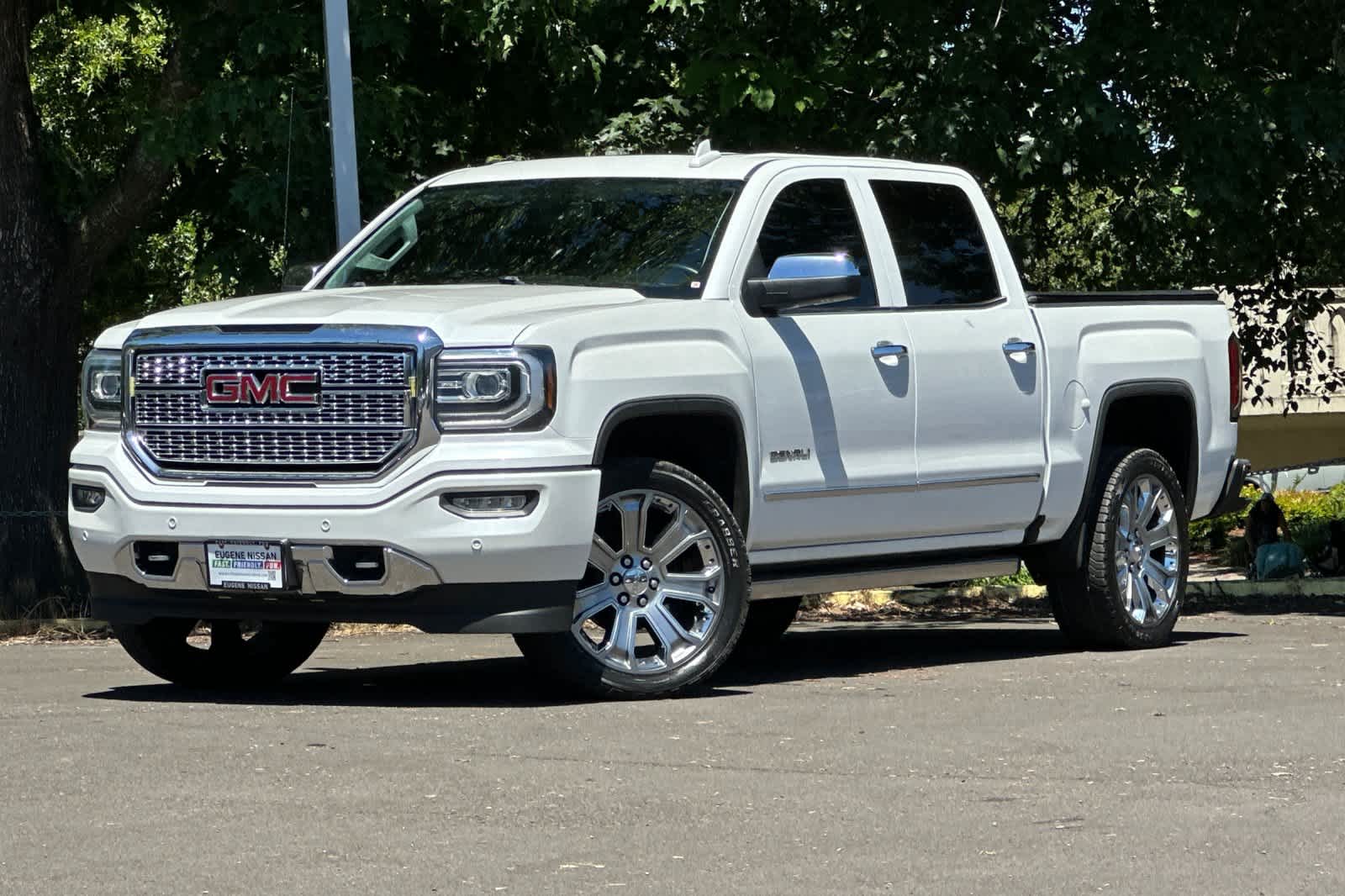 White Frost Tricoat 2017 GMC Sierra 1500 Pickup Truck Four-Wheel Drive 8-Speed Automatic