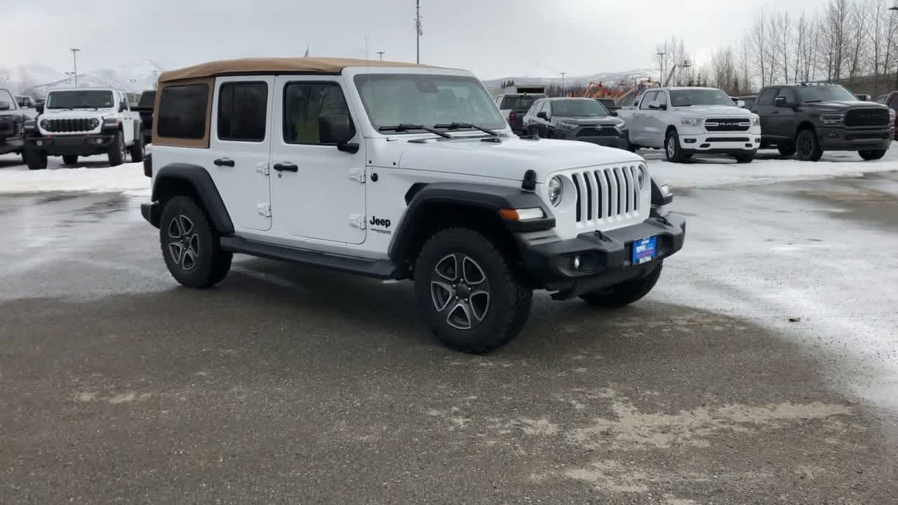 2020 Jeep Wrangler Unlimited Black and Tan 3