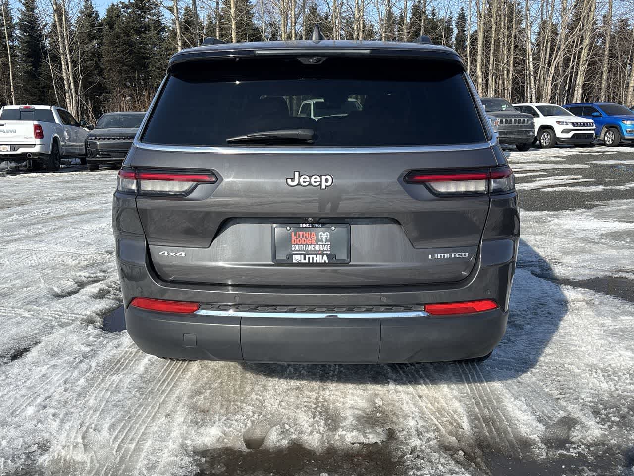 View vehicle photo 7