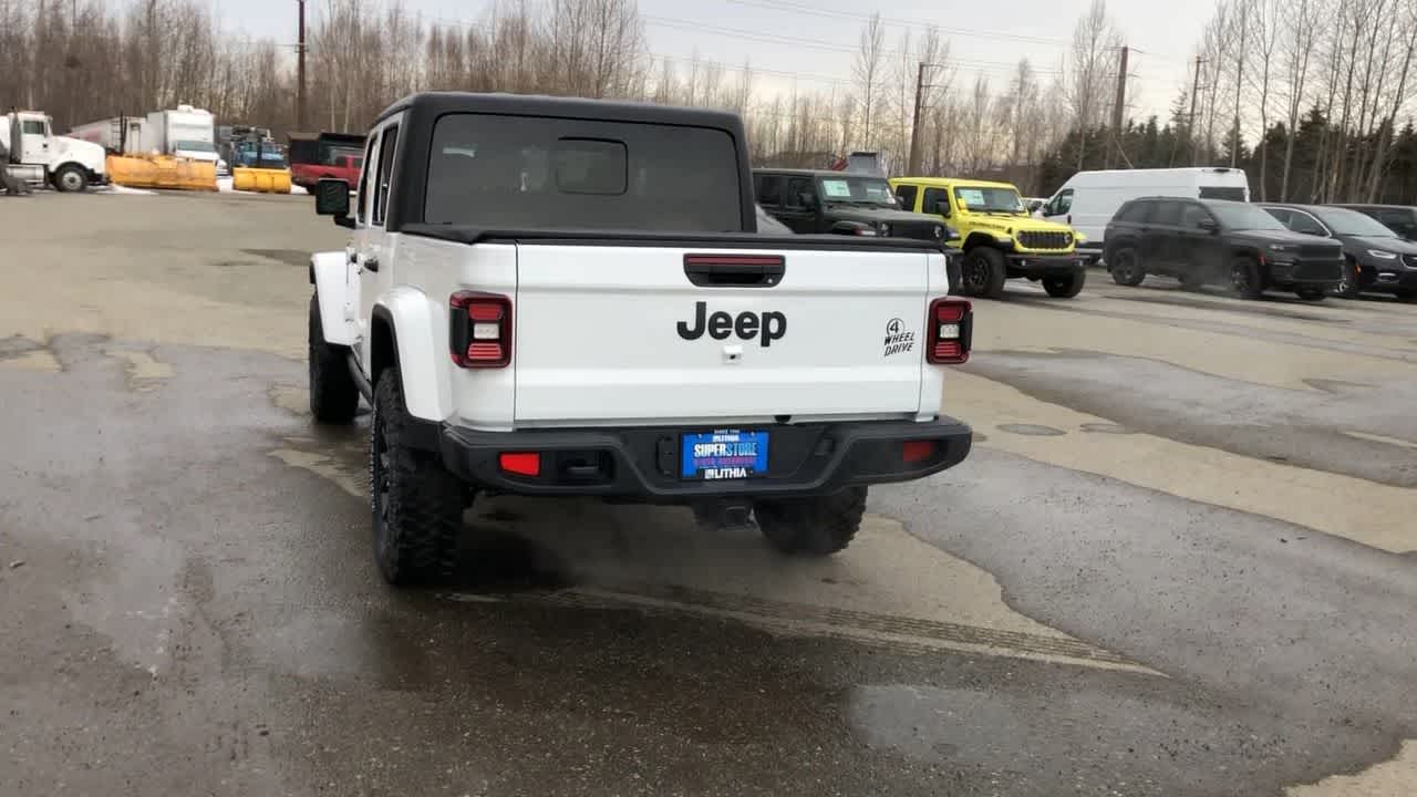 2024 Jeep Gladiator Willys 4x4 12