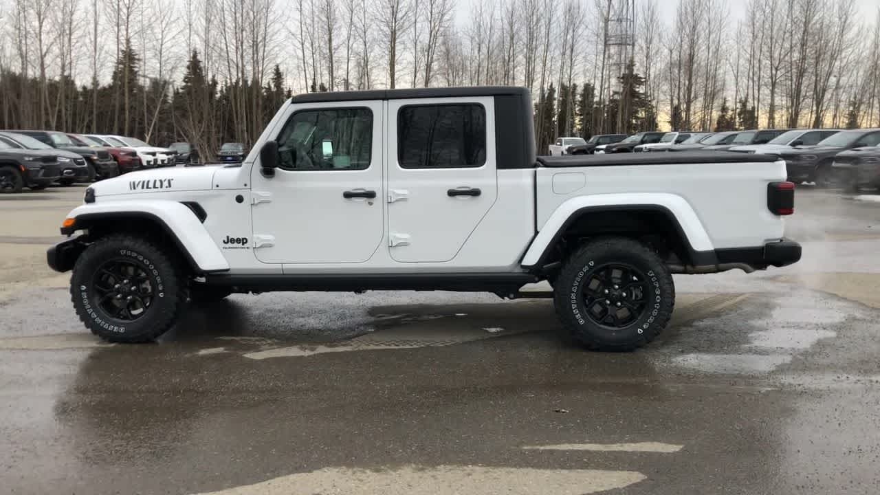 2024 Jeep Gladiator Willys 4x4 9