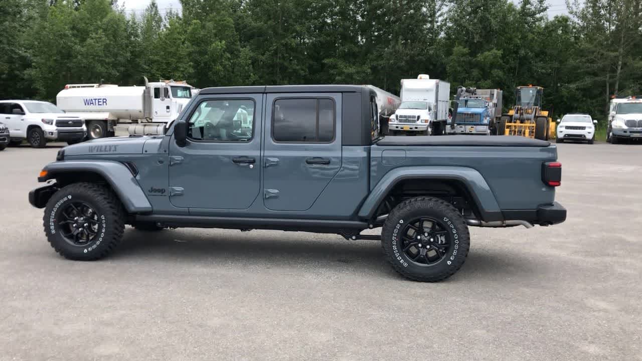 2024 Jeep Gladiator Willys 4x4 8