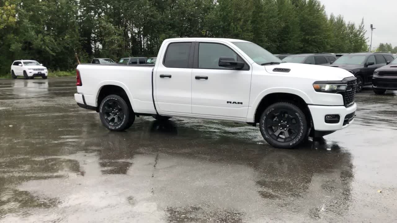 2025 Ram 1500 Big Horn 4x4 Quad Cab 64 Box 17