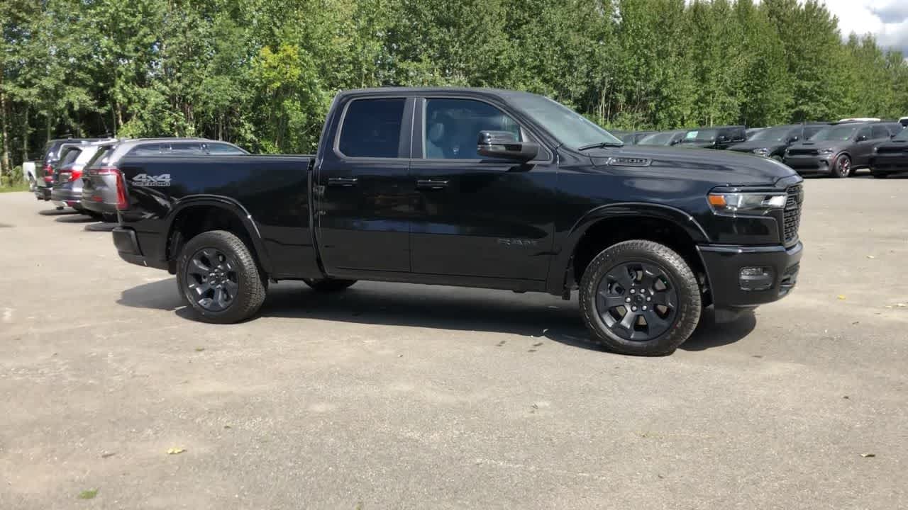 2025 Ram 1500 Big Horn 4x4 Quad Cab 64 Box 17