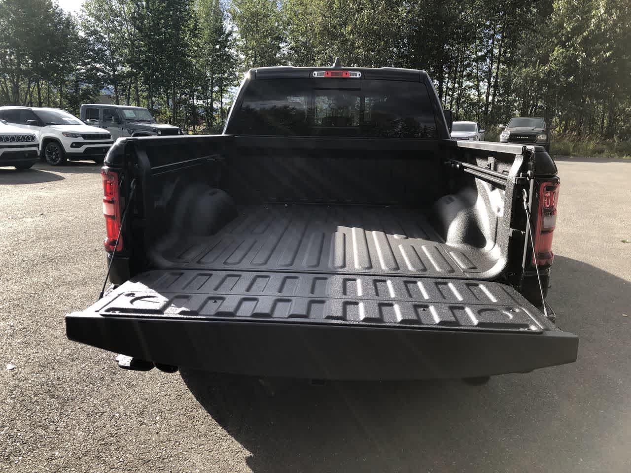 2025 Ram 1500 Big Horn 4x4 Crew Cab 64 Box 20