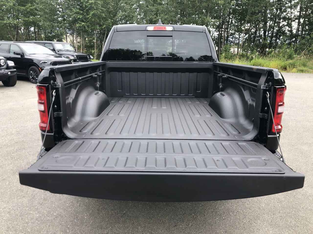 2025 Ram 1500 Big Horn 4x4 Crew Cab 64 Box 20