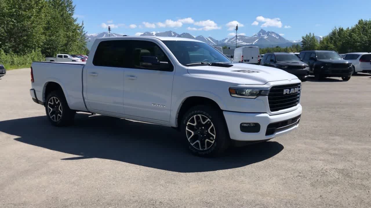 2025 Ram 1500 Laramie 4x4 Crew Cab 64 Box 3