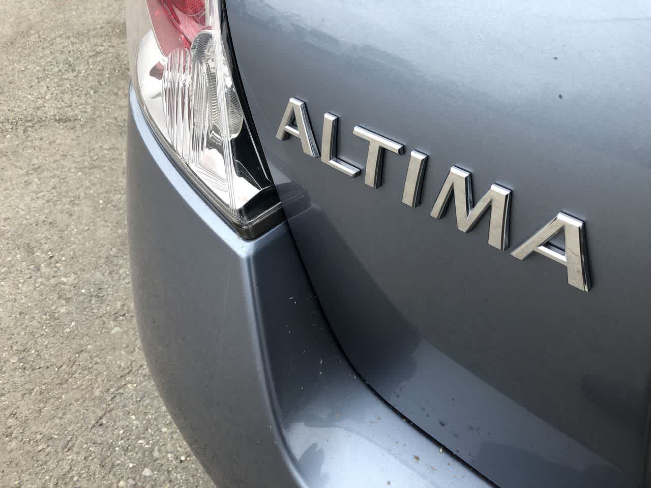 2011 Nissan Altima 2.5 S 19