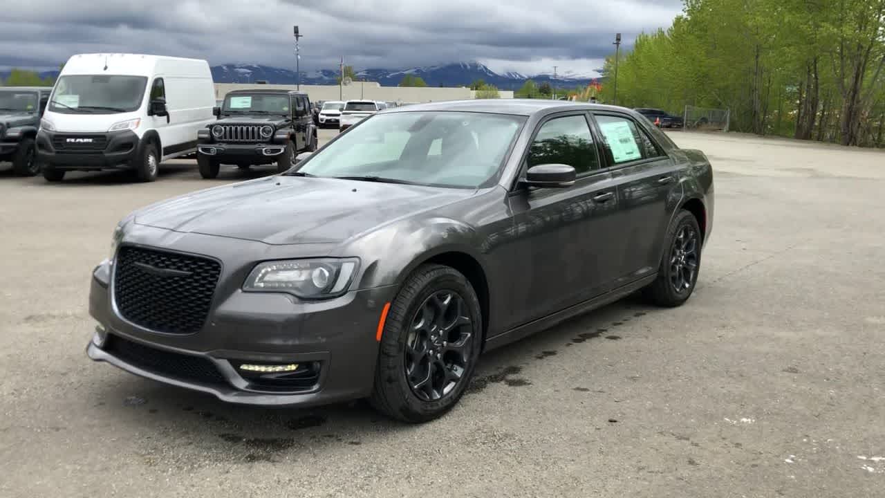 2023 Chrysler 300 Touring L 6