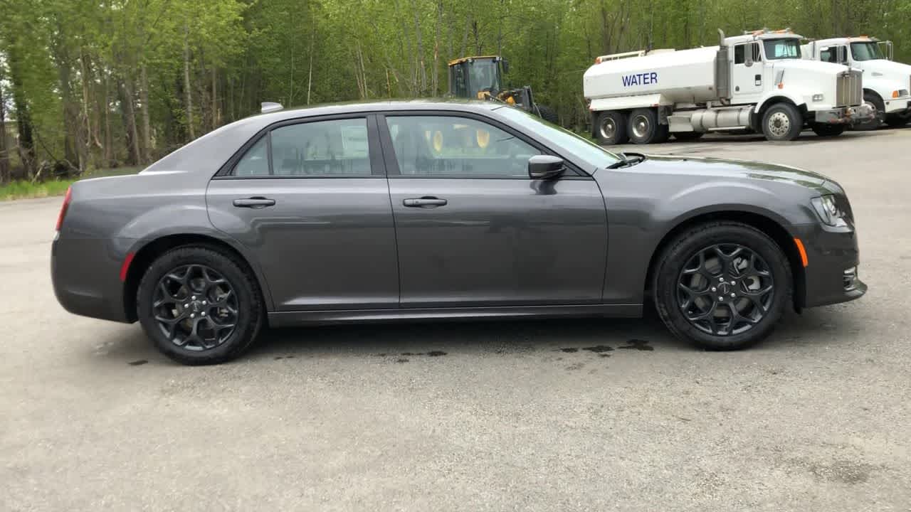 2023 Chrysler 300 Touring L 17