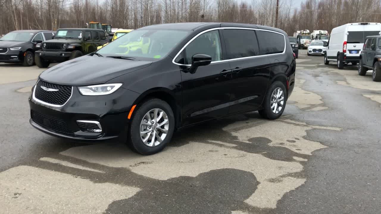 2024 Chrysler Pacifica Touring L 6