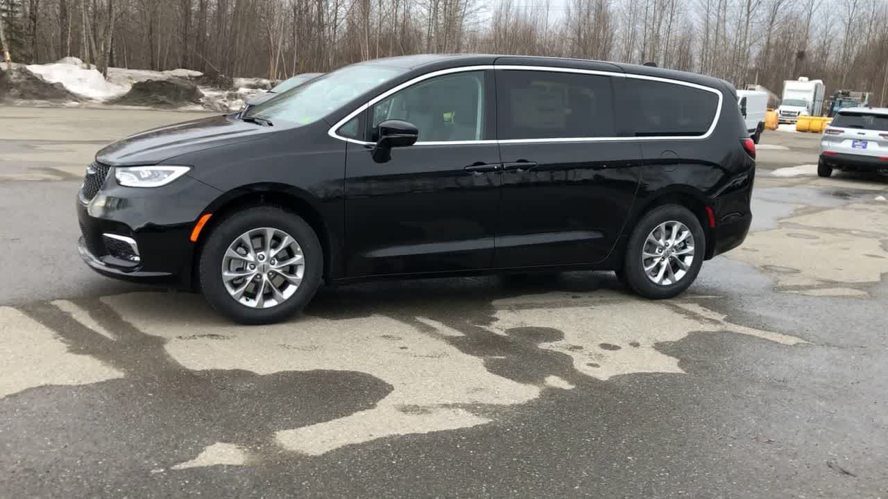 2024 Chrysler Pacifica Touring L 7