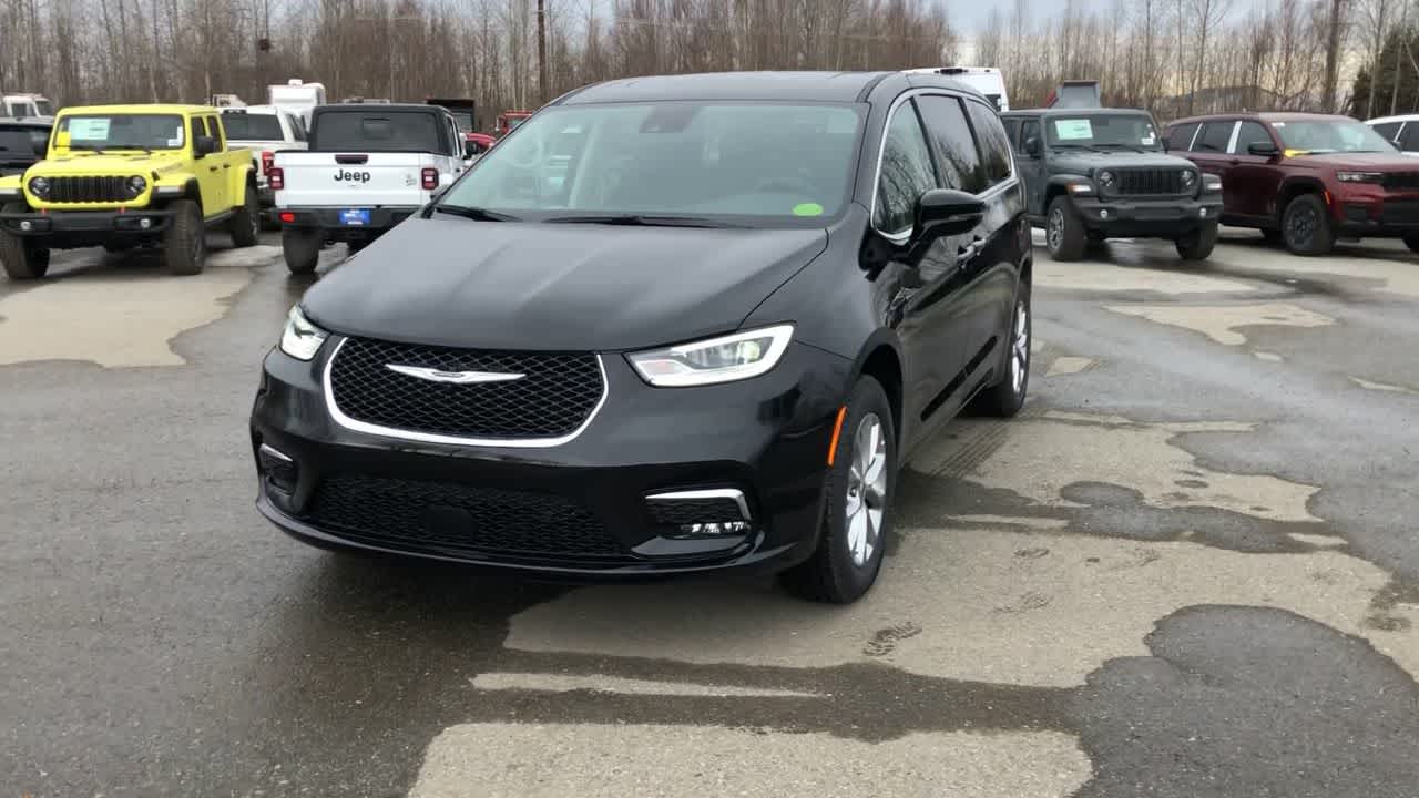 2024 Chrysler Pacifica Touring L 5