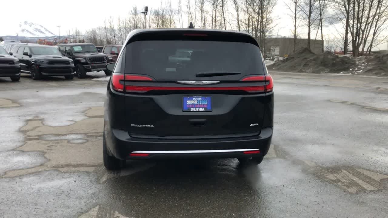 2024 Chrysler Pacifica Touring L 12