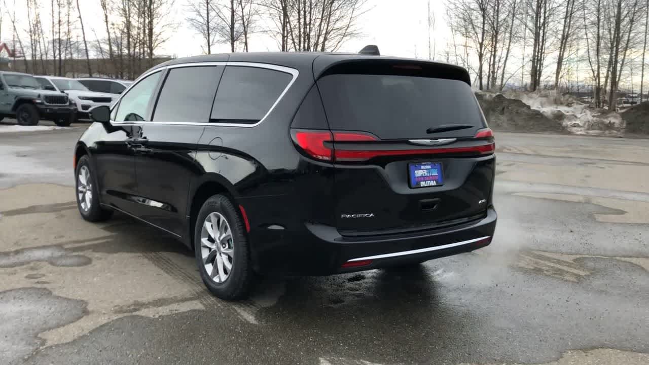 2024 Chrysler Pacifica Touring L 11