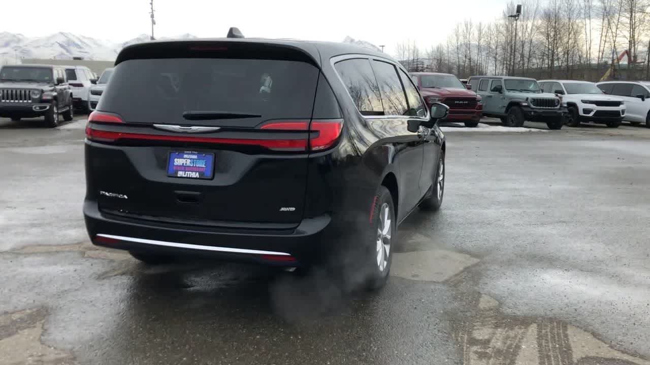 2024 Chrysler Pacifica Touring L 13