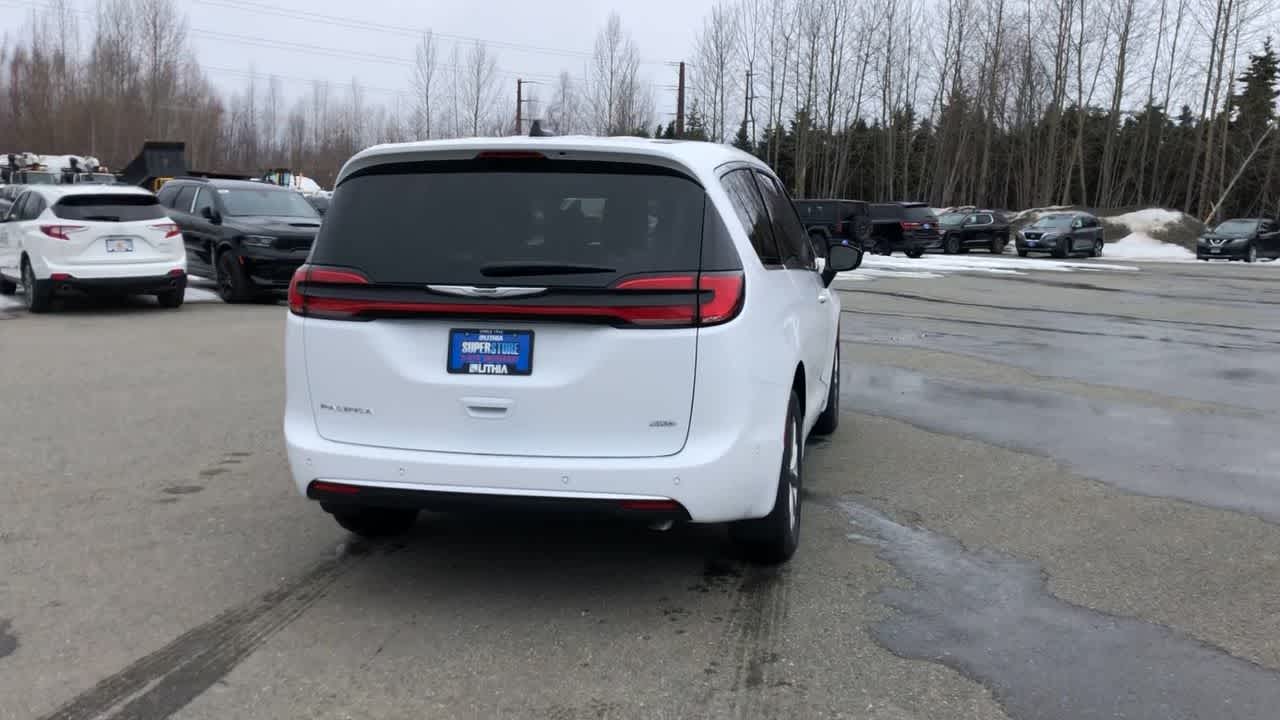 2024 Chrysler Pacifica Touring L 13