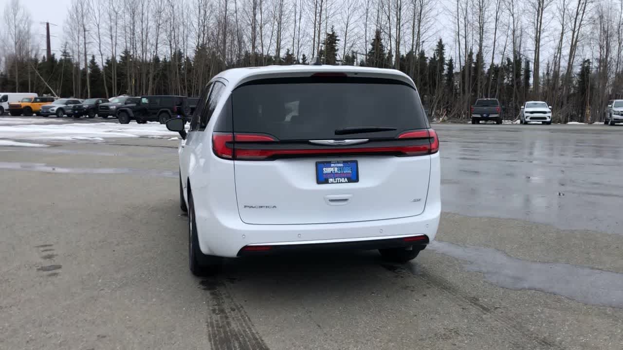 2024 Chrysler Pacifica Touring L 12