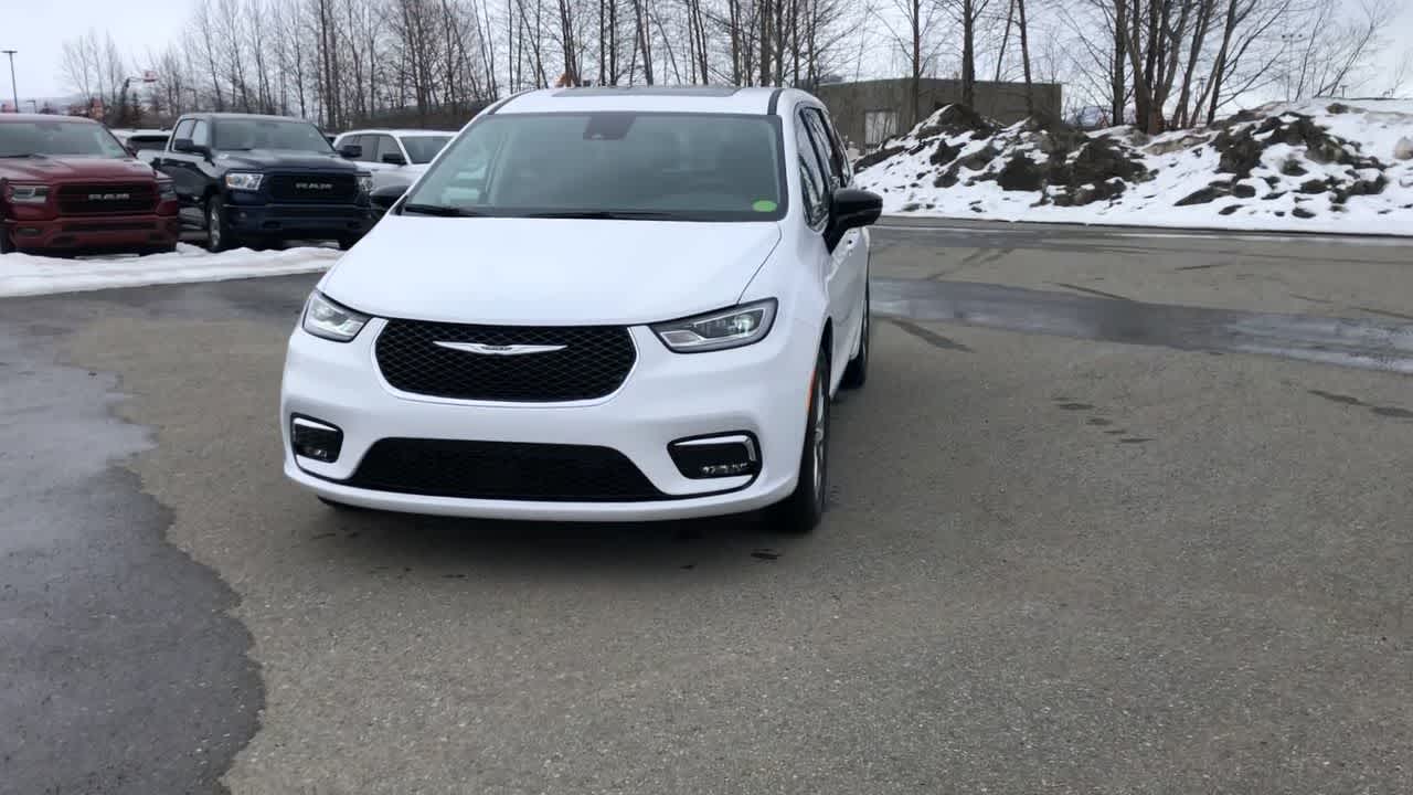 2024 Chrysler Pacifica Touring L 5