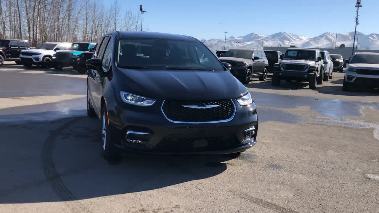 2024 Chrysler Pacifica Touring L 4