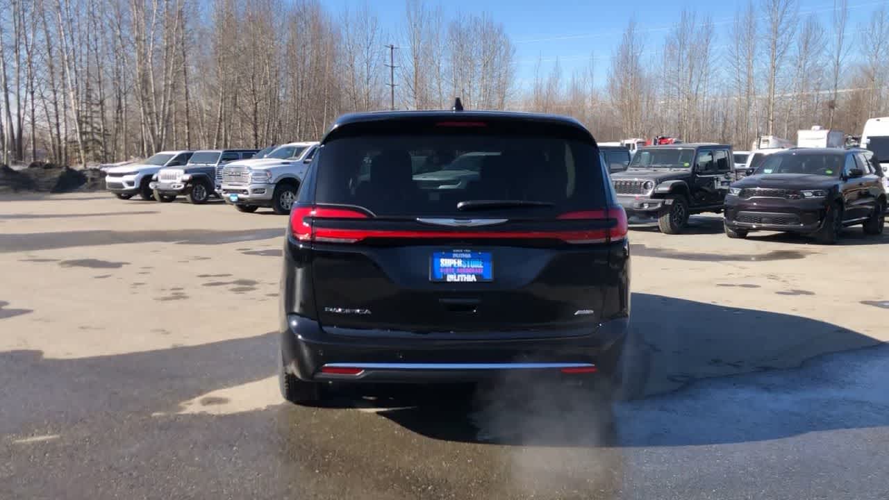 2024 Chrysler Pacifica Touring L 13