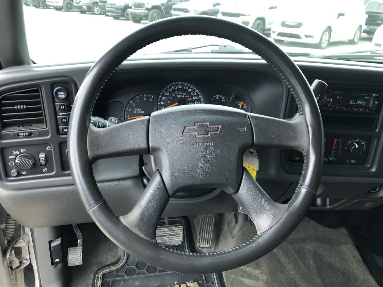 2005 Chevrolet Silverado 1500 LS Crew Cab 143.5 WB 4WD 25