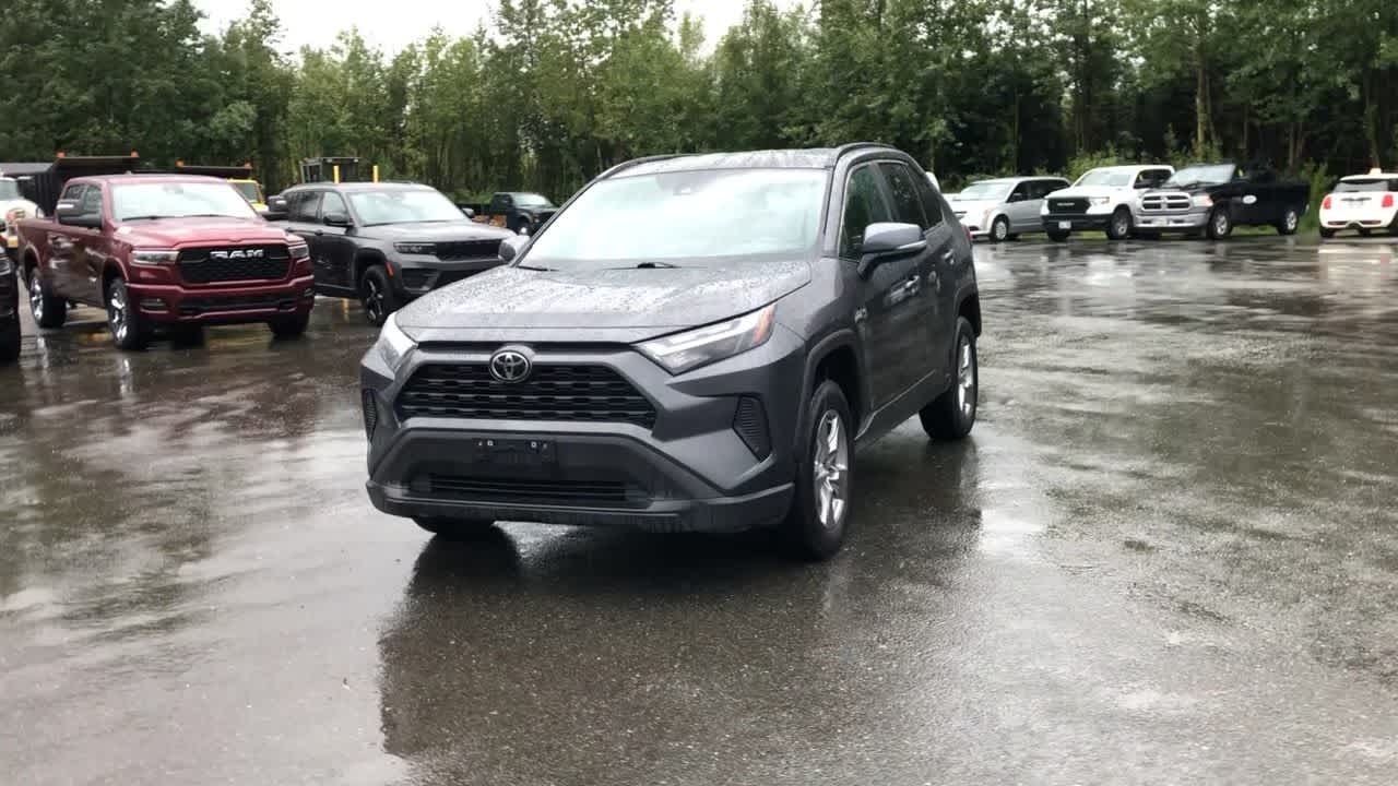 2022 Toyota RAV4 XLE 5