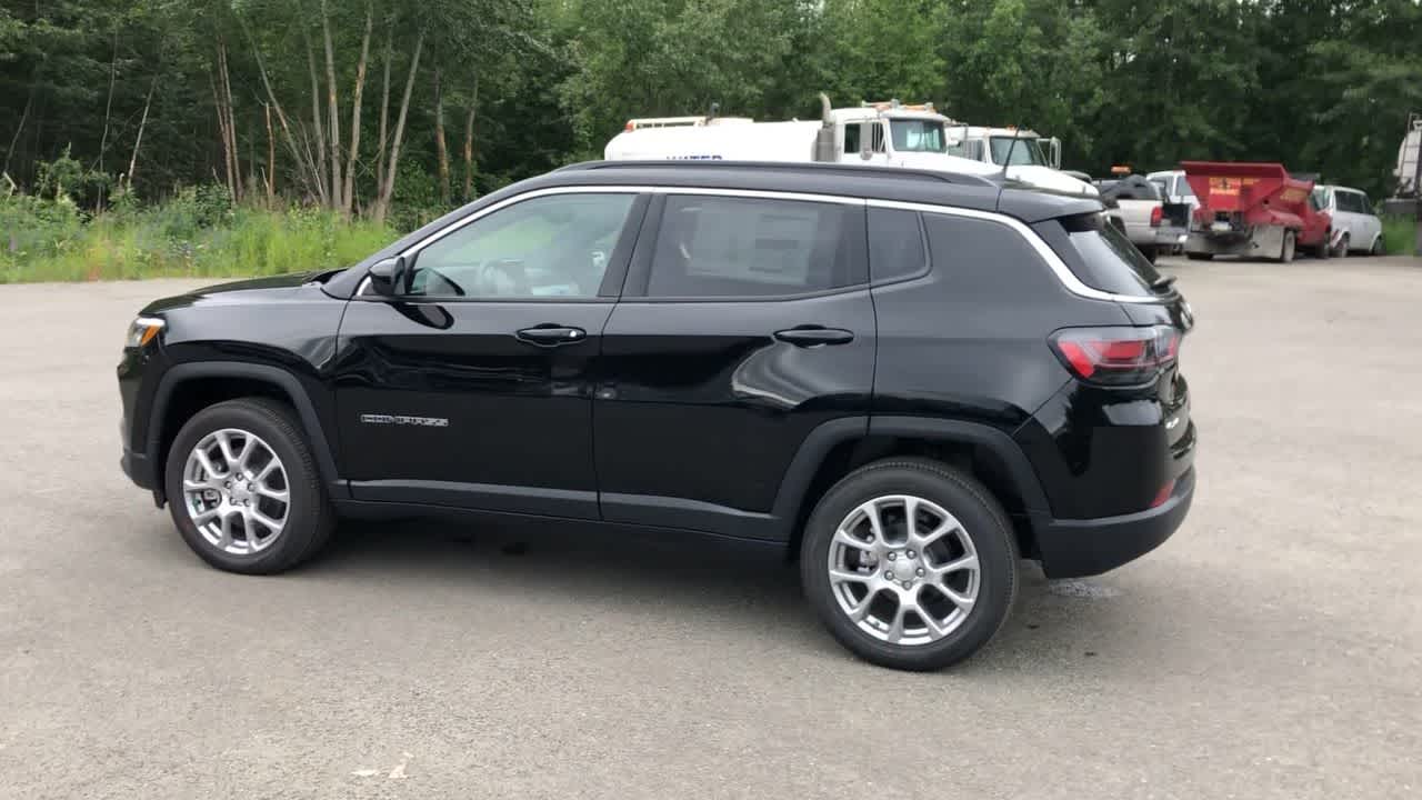 2024 Jeep Compass Latitude Lux 10