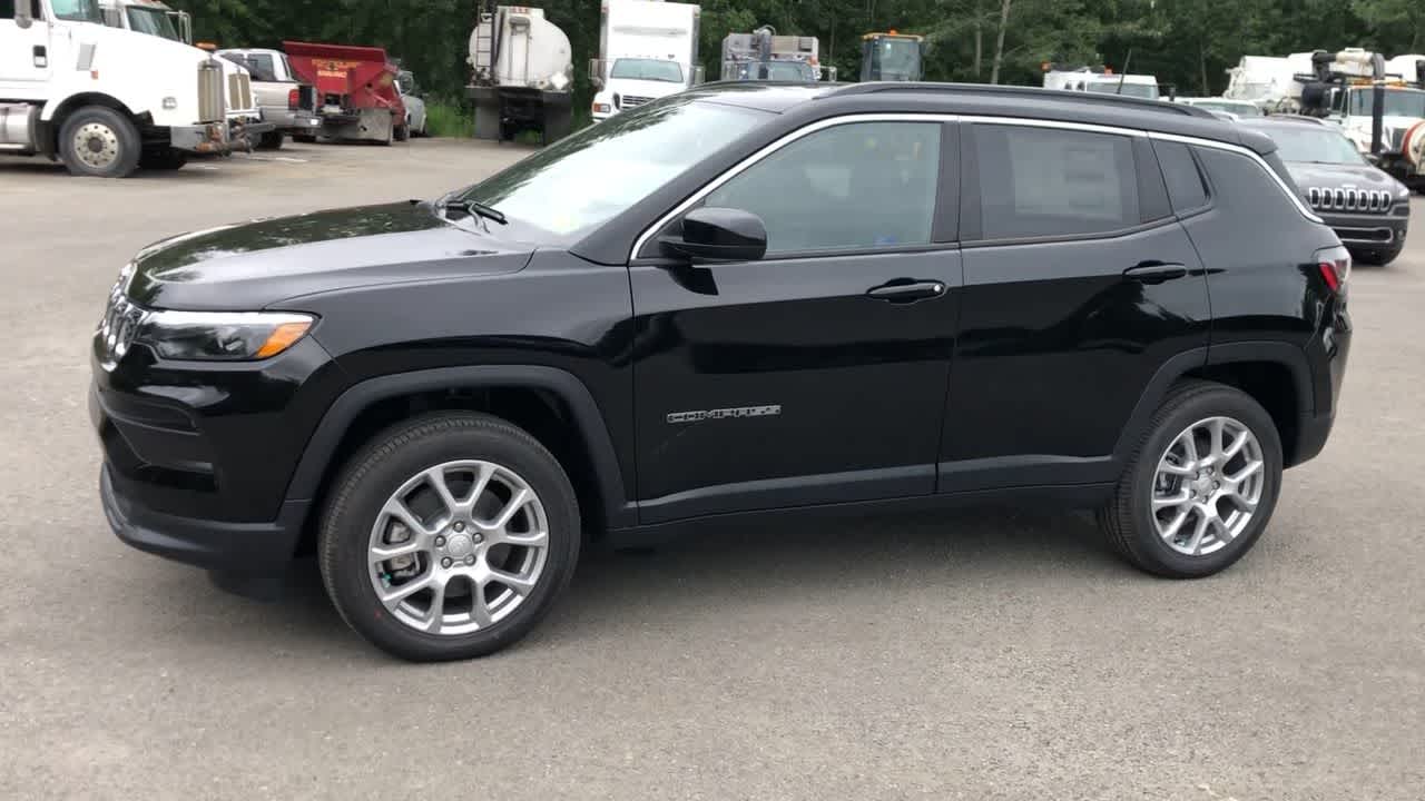 2024 Jeep Compass Latitude Lux 7