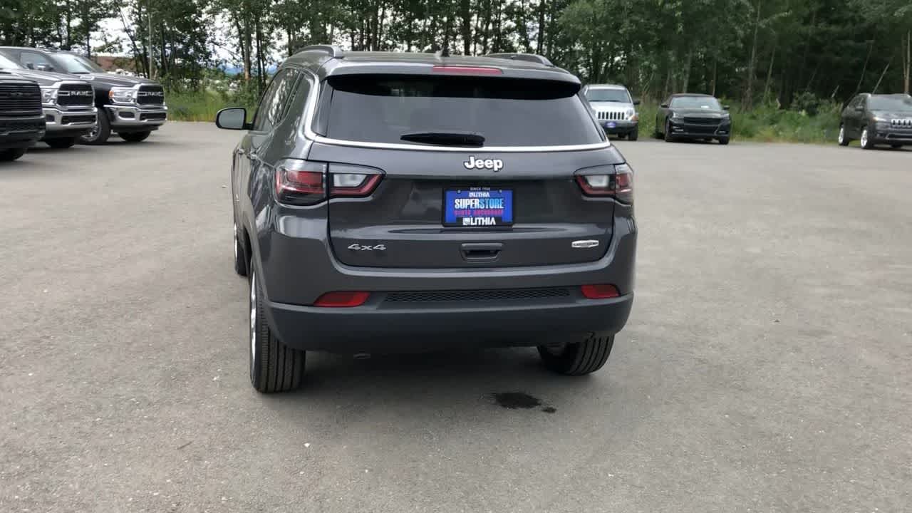 2024 Jeep Compass Latitude Lux 11