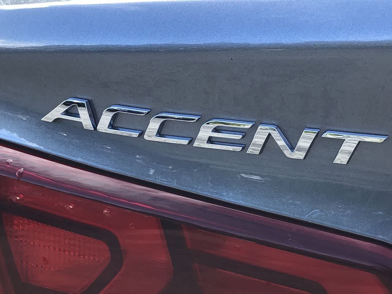 2019 Hyundai Accent SE 18