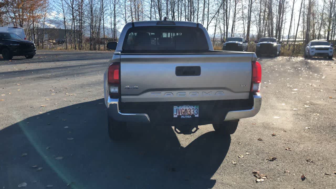 2022 Toyota Tacoma SR5 Double Cab 5 Bed V6 AT 11