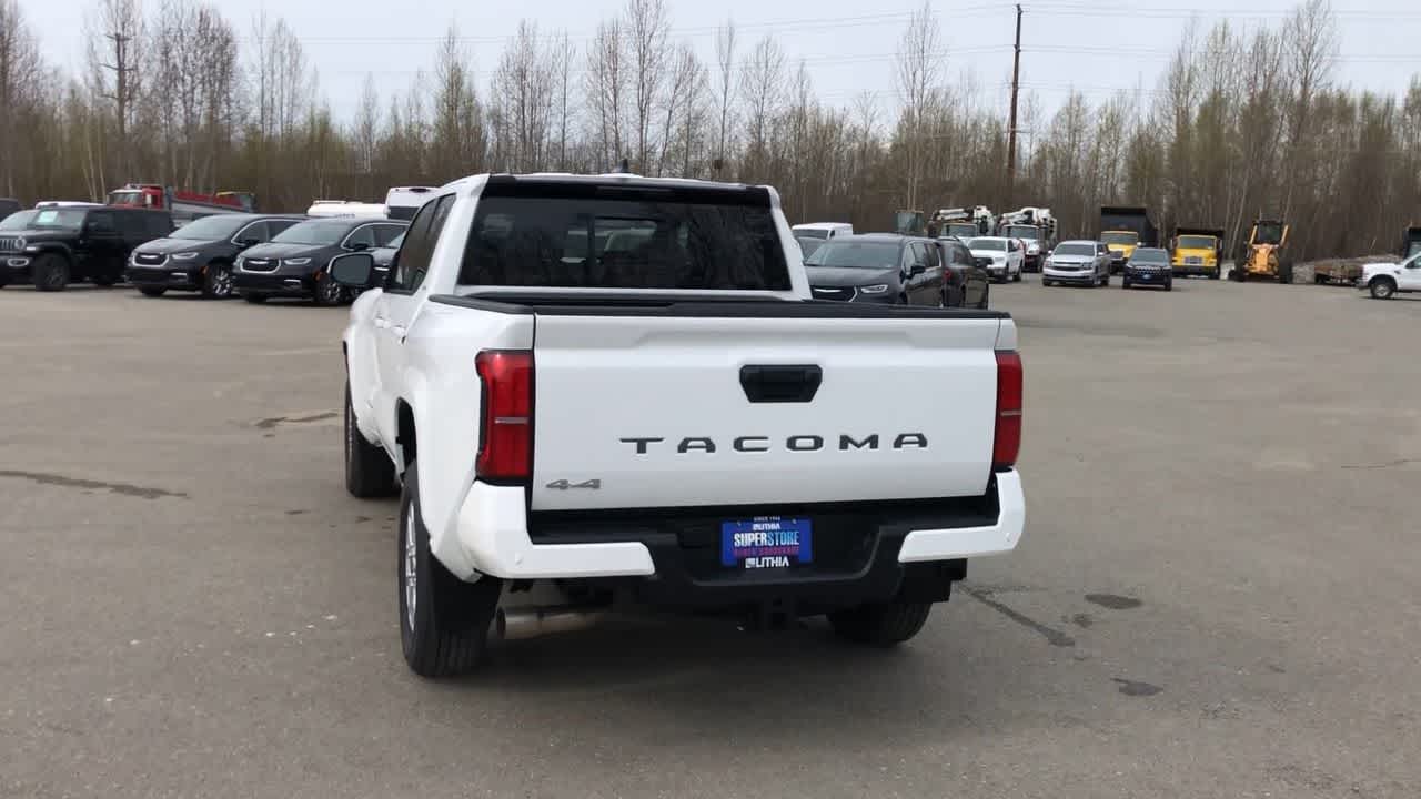 2024 Toyota Tacoma SR5 Double Cab 5 Bed AT 12