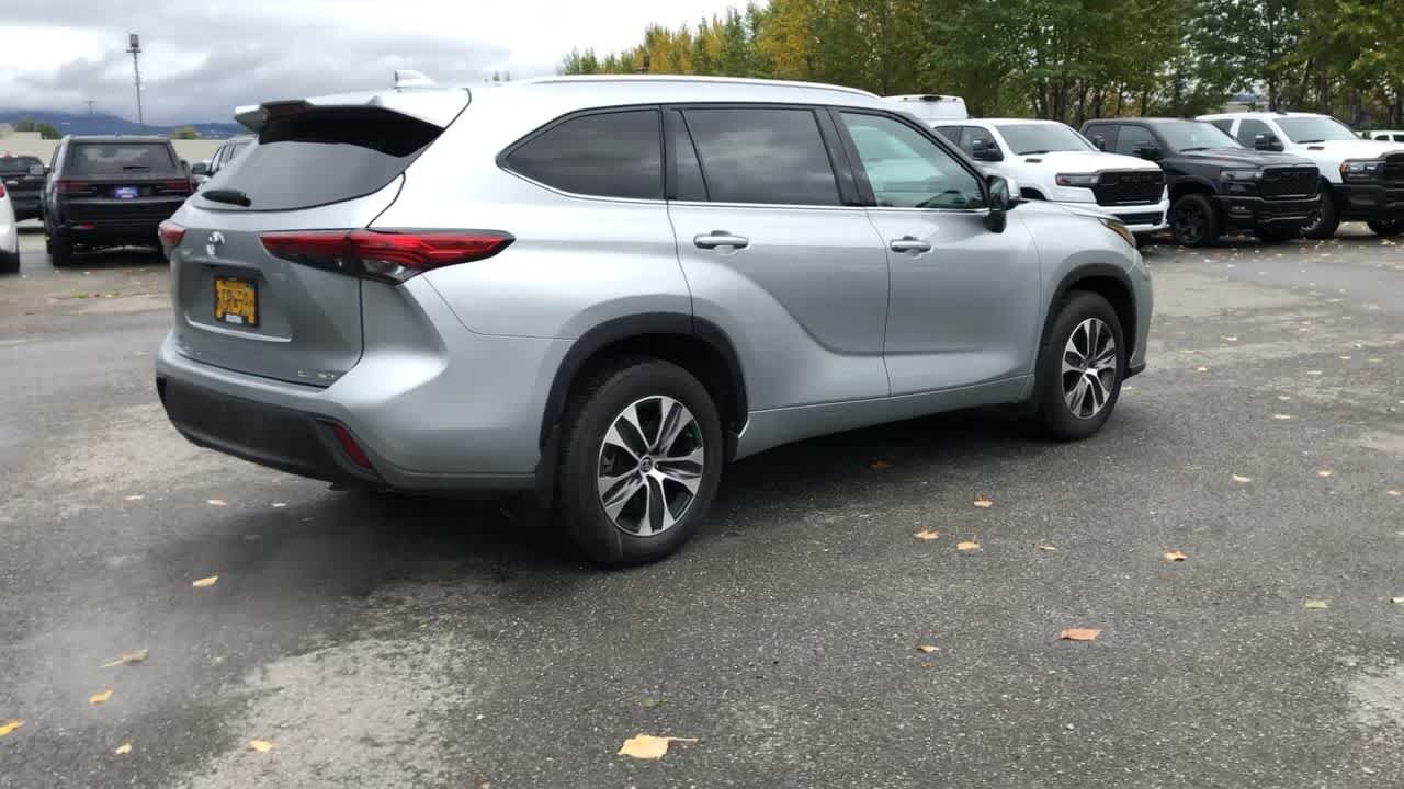 2021 Toyota Highlander XLE 14