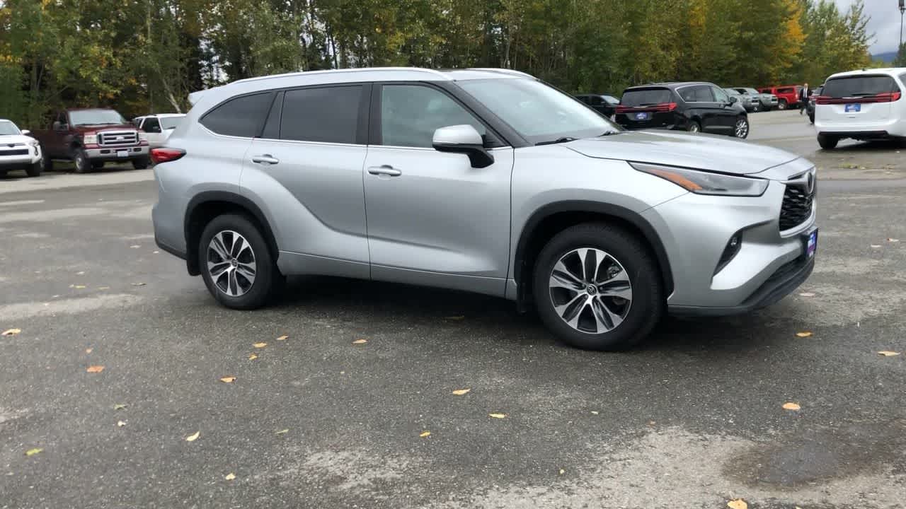 2021 Toyota Highlander XLE 17