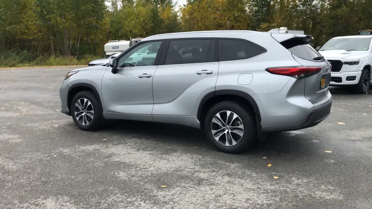 2021 Toyota Highlander XLE 10